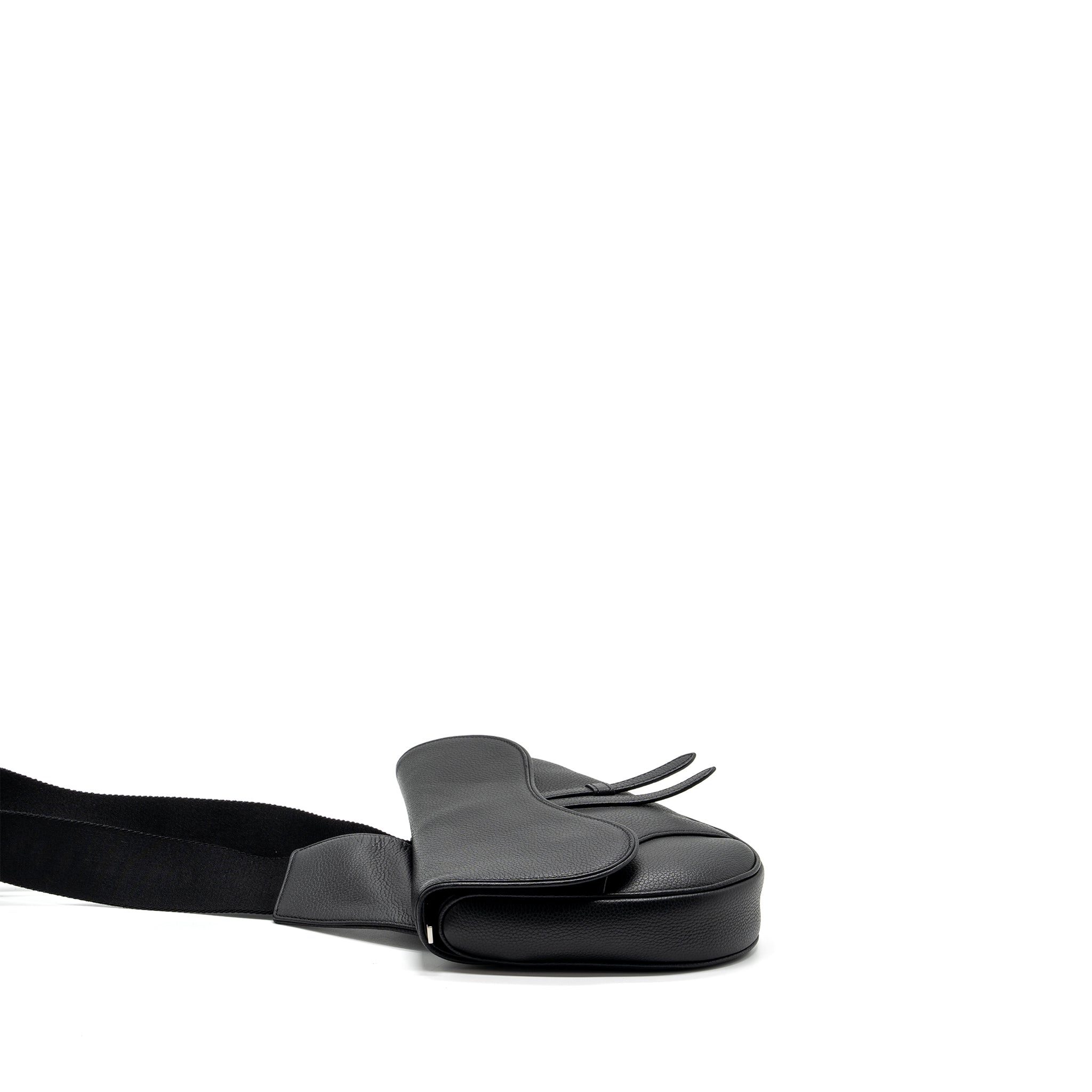 dior-men-s-bumbag-calfskin-black-shw