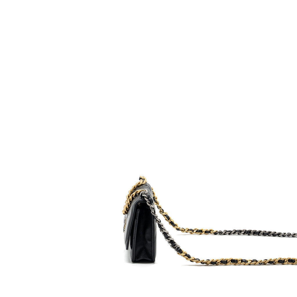 chanel-19-wallet-on-chain-lambskin-black-multicolor-hardware-microchip