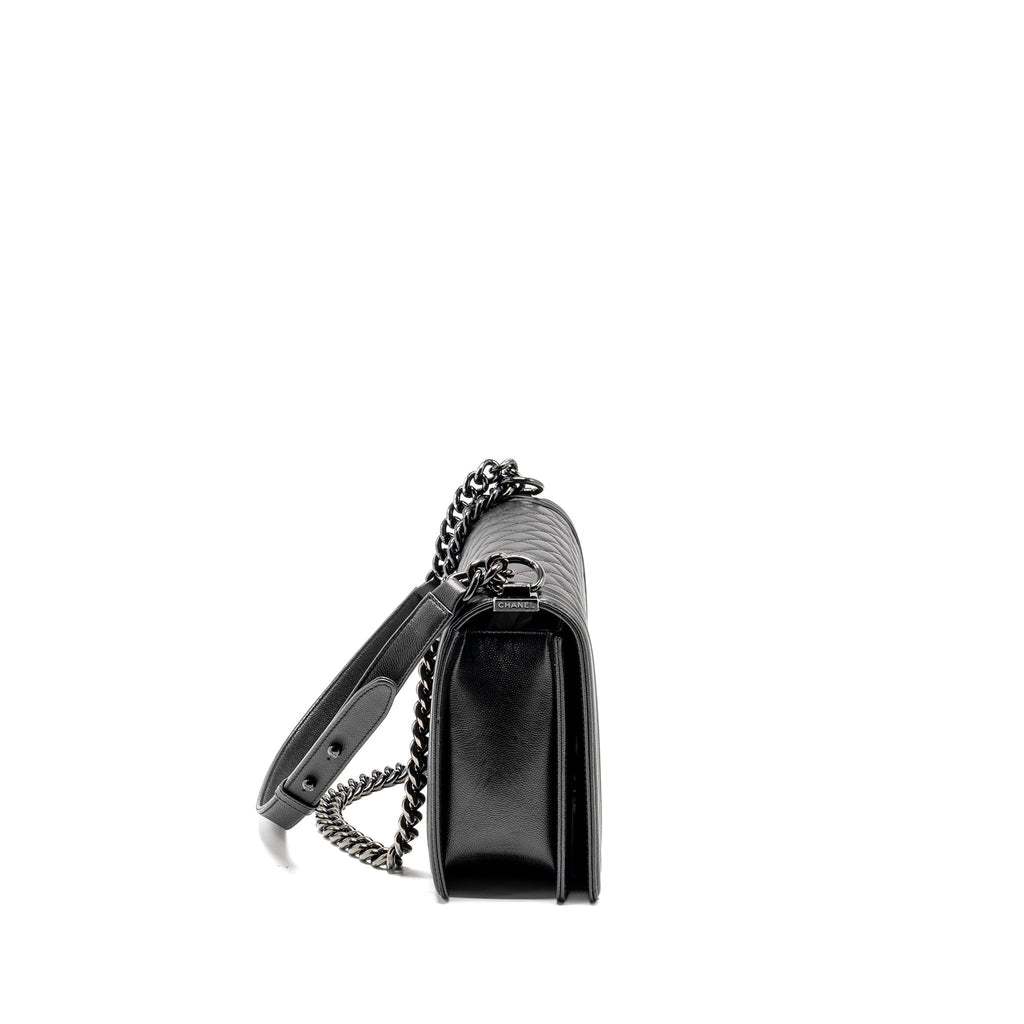 chanel-new-medium-boy-bag-caviar-so-black