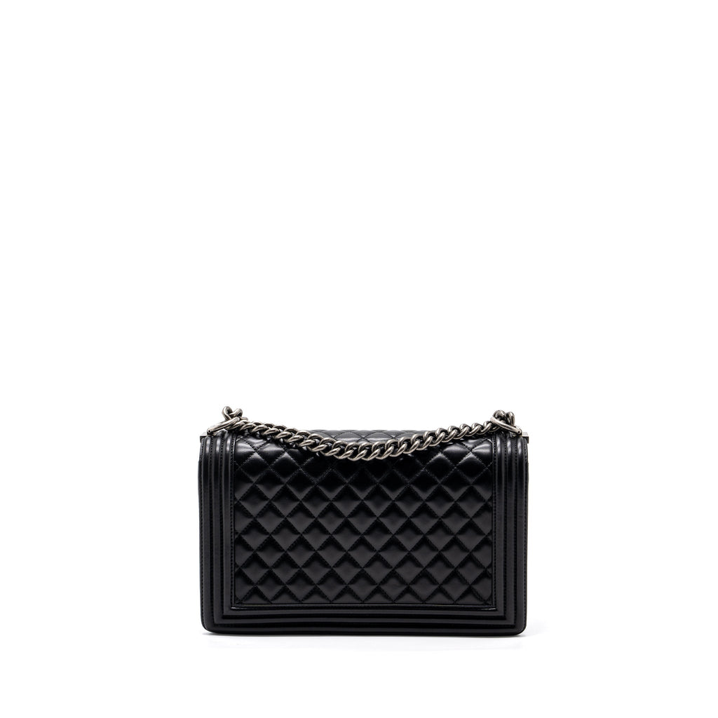 chanel-new-medium-boy-bag-lambskin-black-ruthenium-hardware