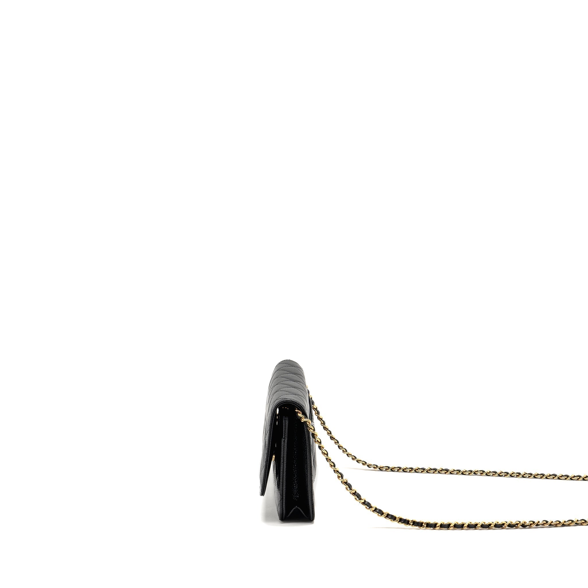 chanel-classic-wallet-on-chain-caviar-black-ghwmicrochip-2