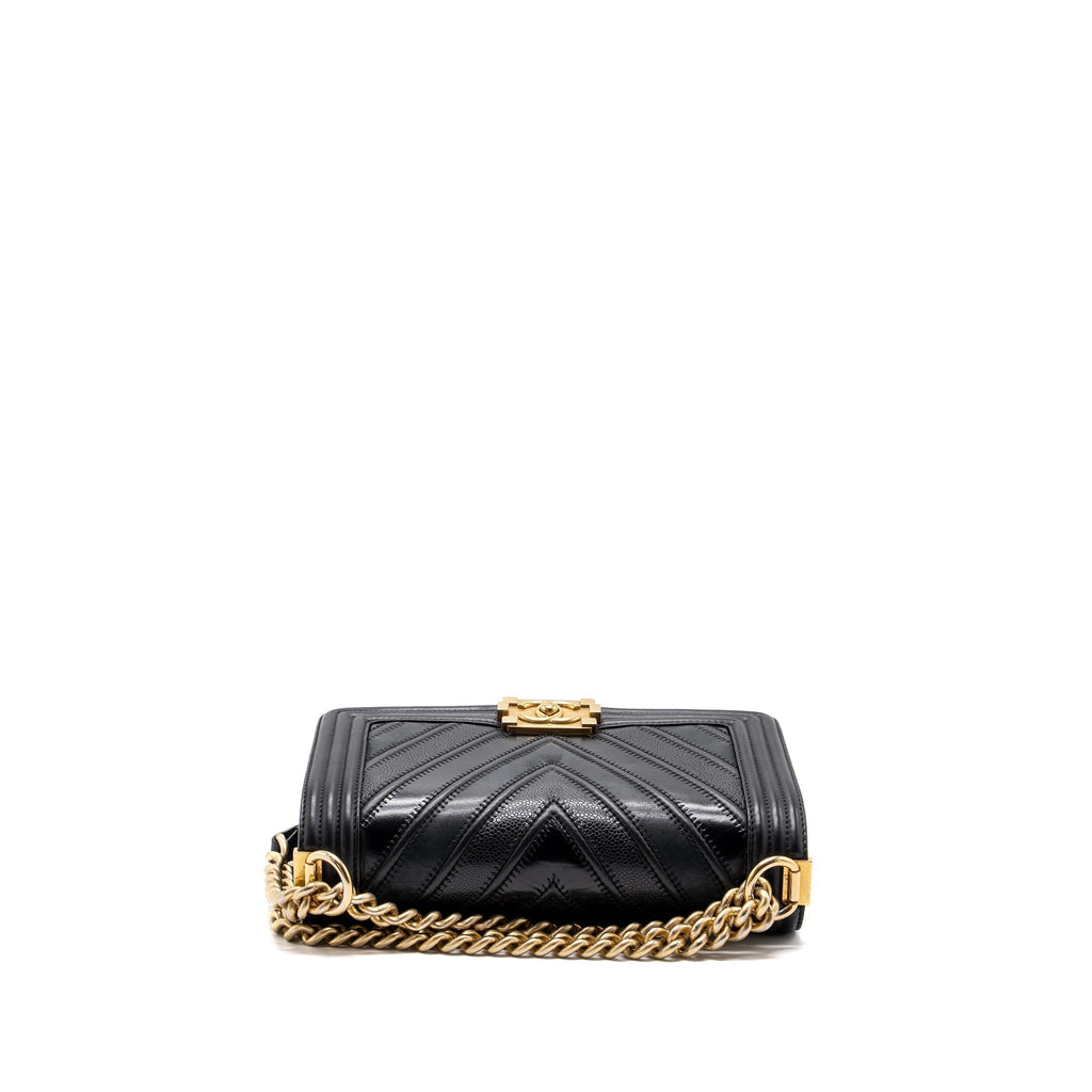 copy-of-chanel-medium-boy-bag-chevron-calfskin-black-ghw