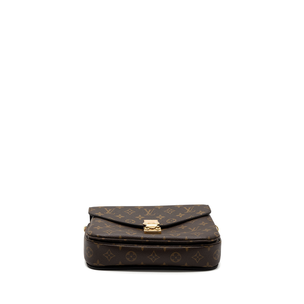 louis-vuitton-pochette-metis-monogram-canvas-ghw-18