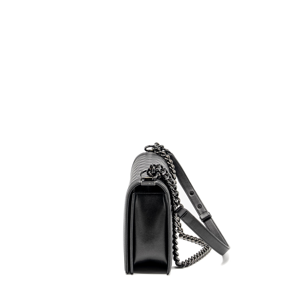 chanel-new-medium-boy-bag-caviar-so-black