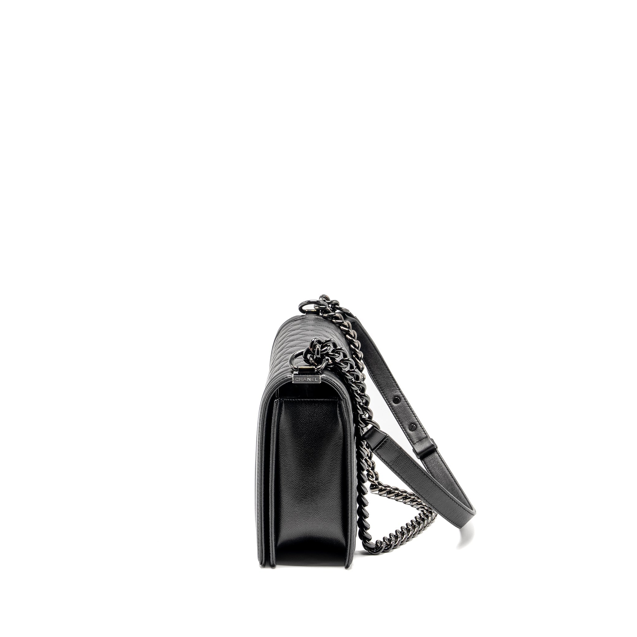chanel-new-medium-boy-bag-caviar-so-black