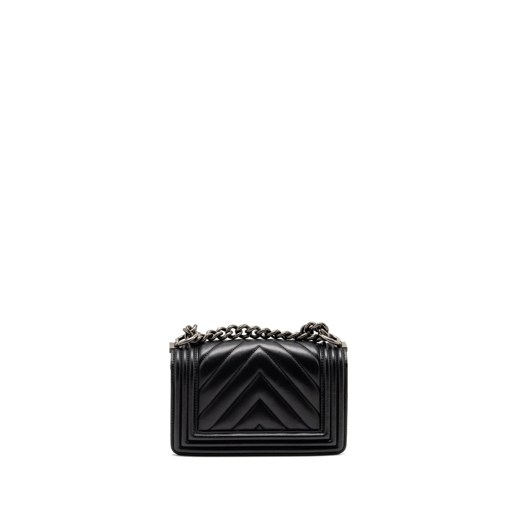 chanel-small-boy-bag-lambskin-black-ruthenium-shw