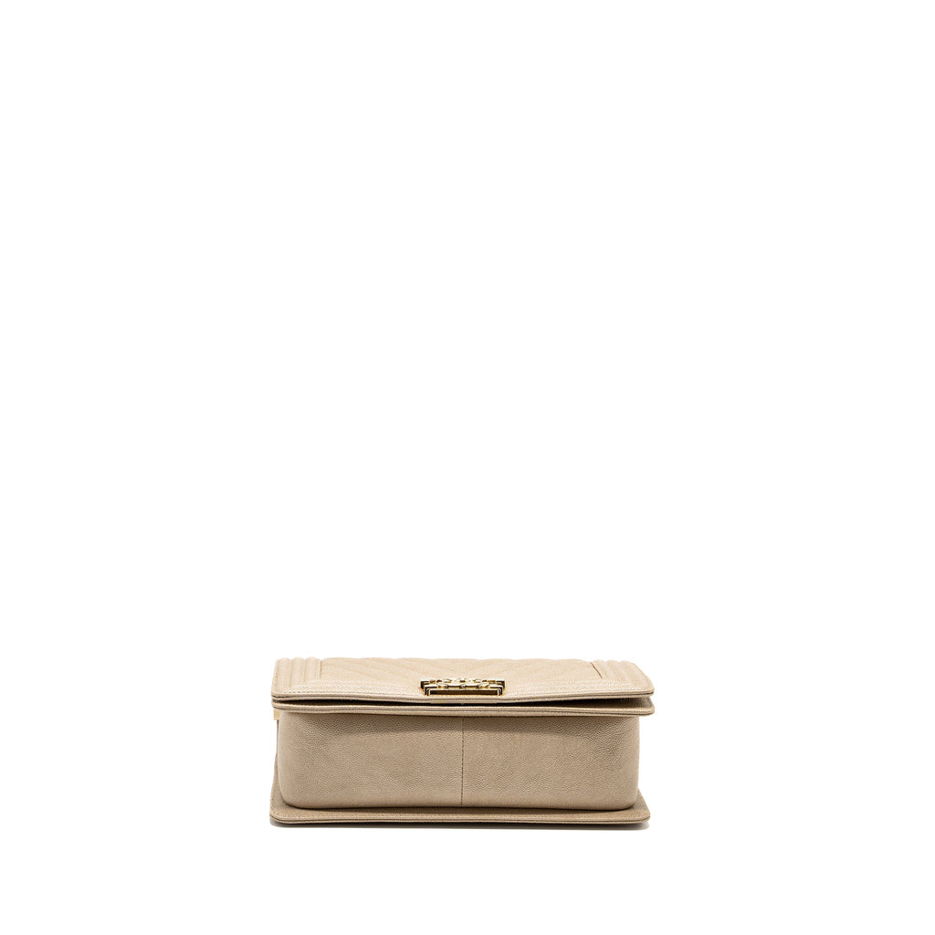 chanel-medium-chevron-boy-bag-caviar-iridescence-light-beige-lghw