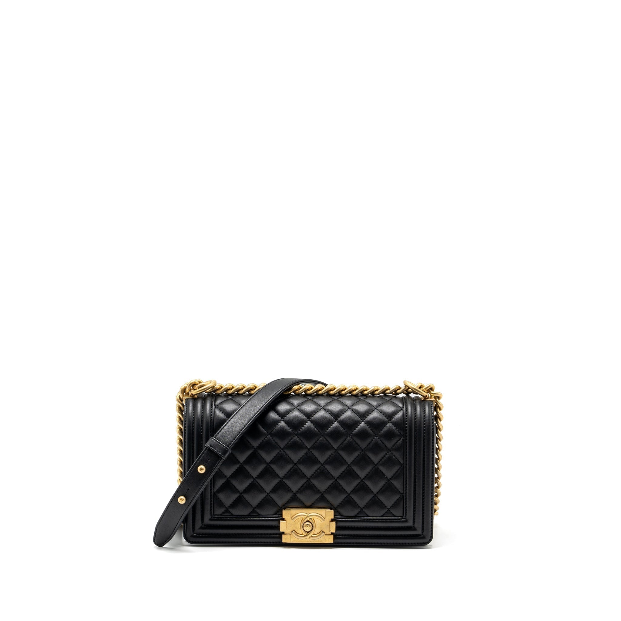 chanel-medium-boy-bag-smooth-calfskin-black-ghwmicrochip