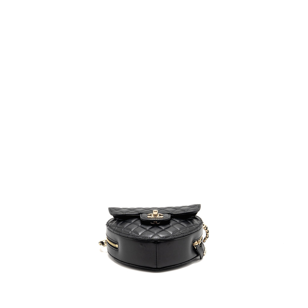 chanel-22s-heart-bag-lambskin-black-lghwmicrochip