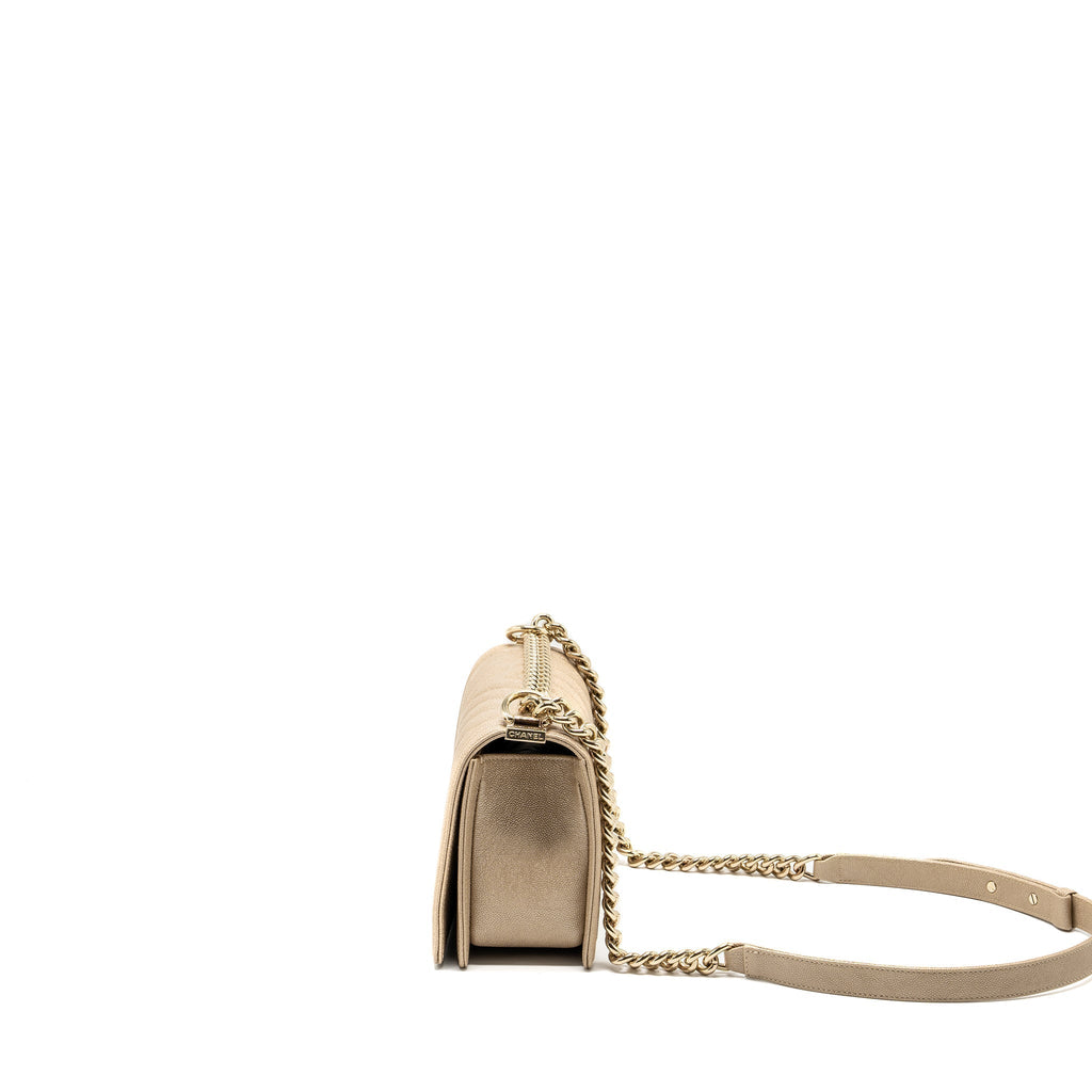 chanel-medium-chevron-boy-bag-caviar-iridescence-light-beige-lghw