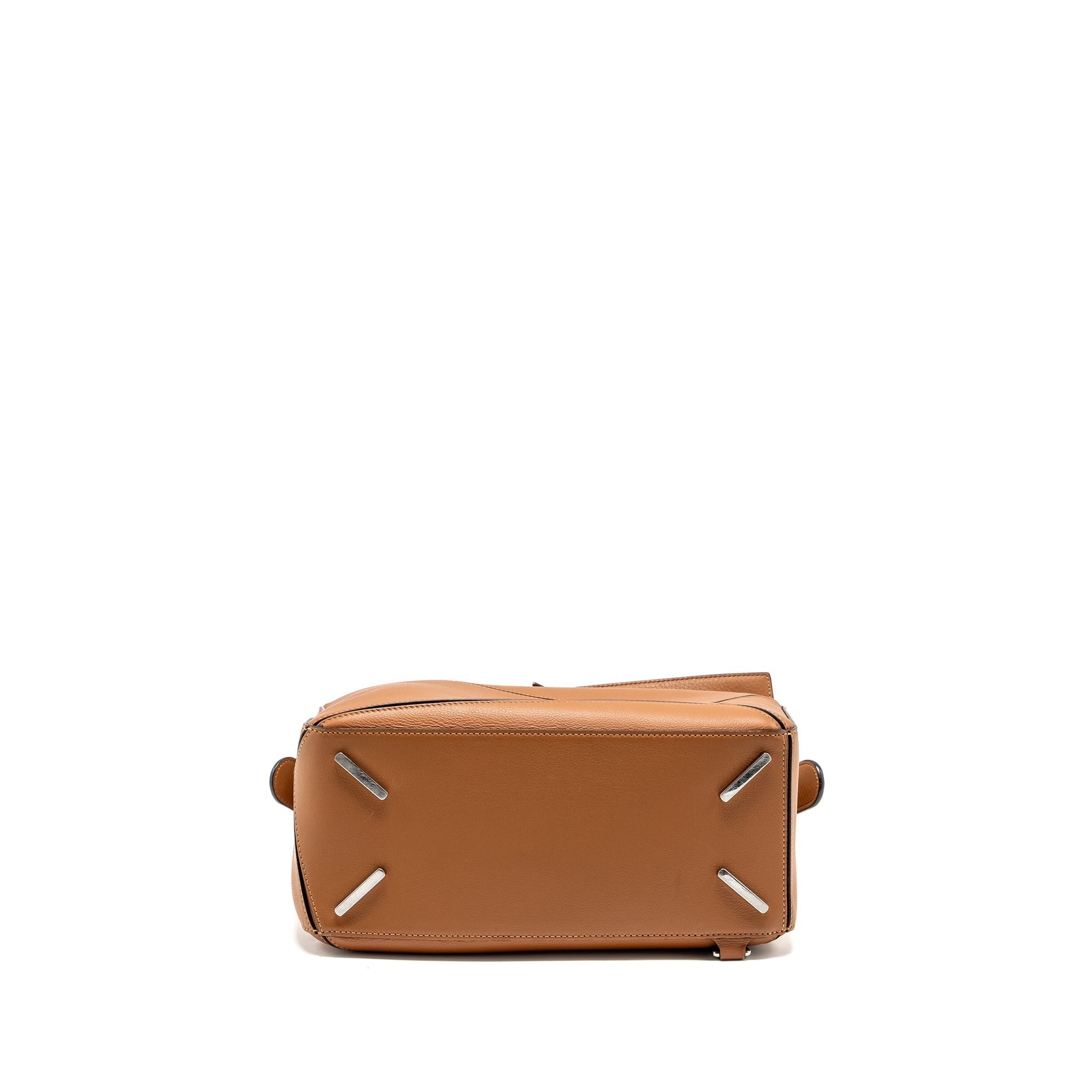 loewe-medium-puzzle-bag-calfskin-tan-shw