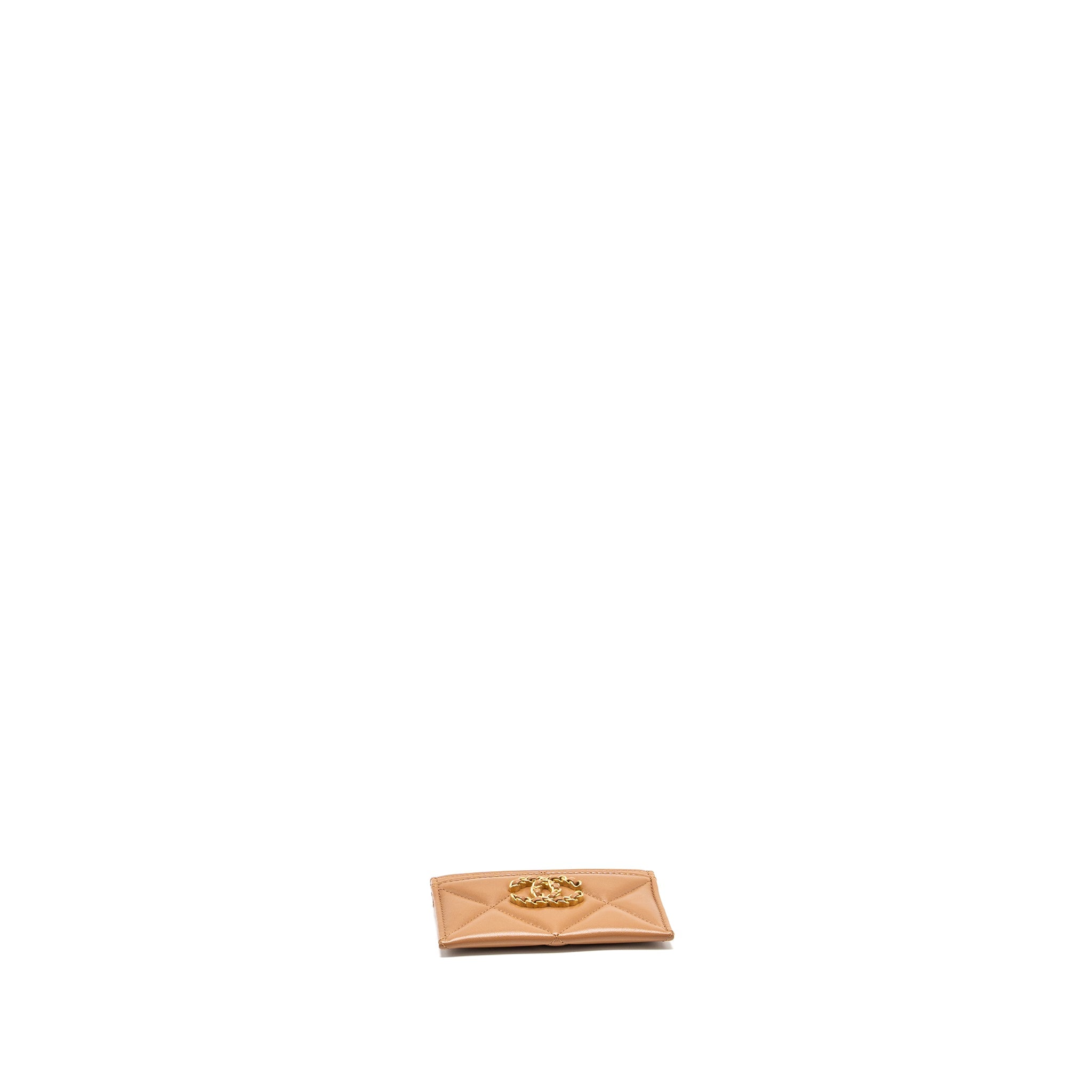 chanel-19-card-holder-lambskin-caramel-ghw-microchip