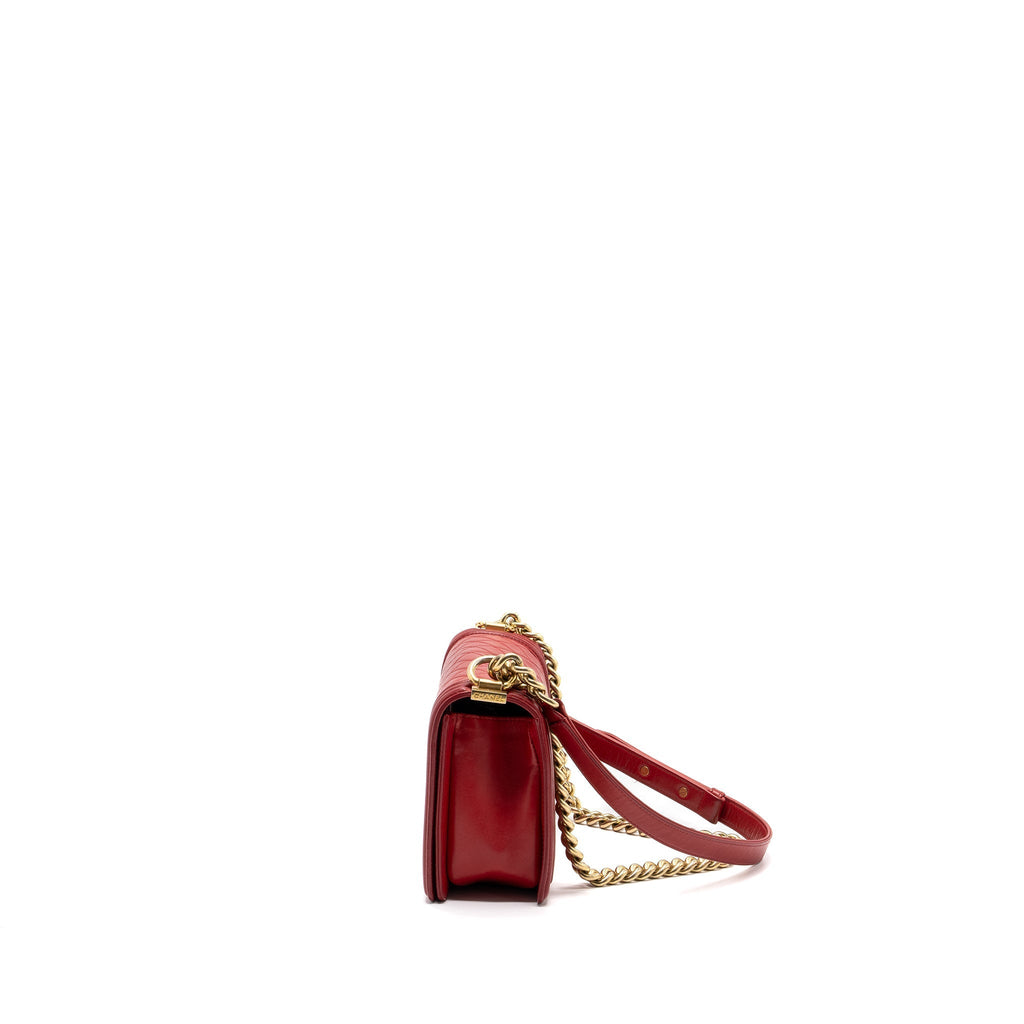 chanel-medium-boy-bag-red-brushed-ghw