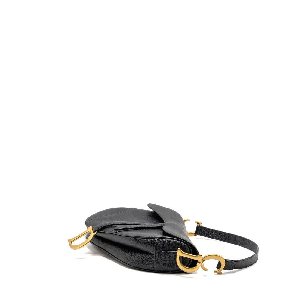 dior-saddle-bag-with-strap-grained-calfskin-black-ghw