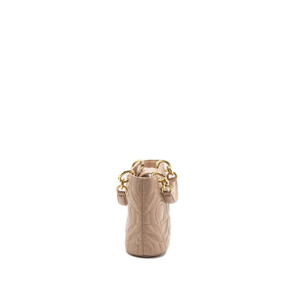 ferragamo-gancini-quilted-leather-tote-bag-calfskin-beige-lghw