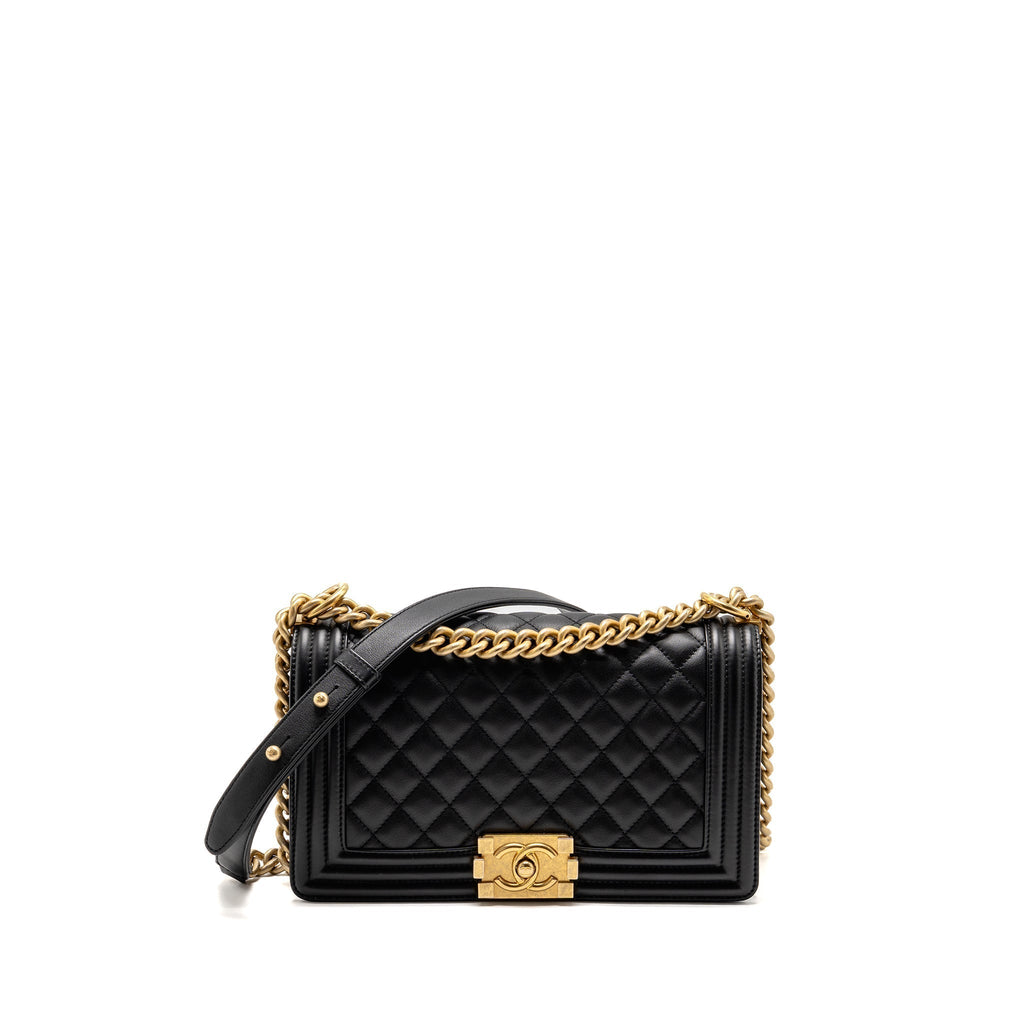 chanel-medium-boy-bag-calfskin-black-ghwmicrochip