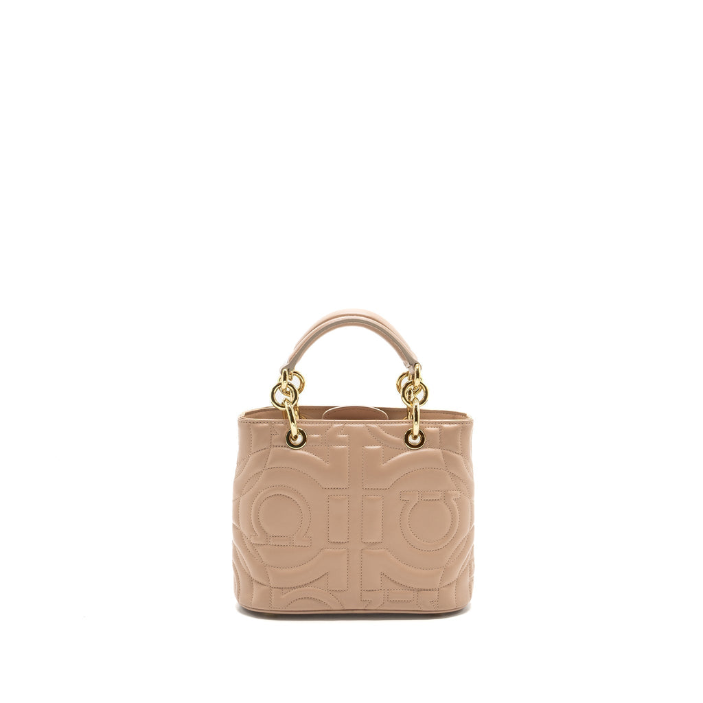 ferragamo-gancini-quilted-leather-tote-bag-calfskin-beige-lghw