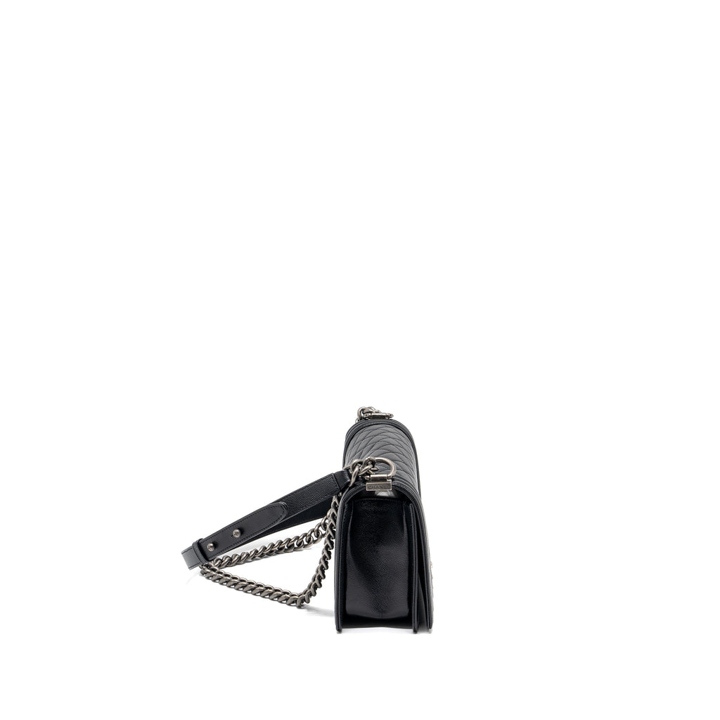 chanel-medium-boy-bag-caviar-black-ruthenium-shw