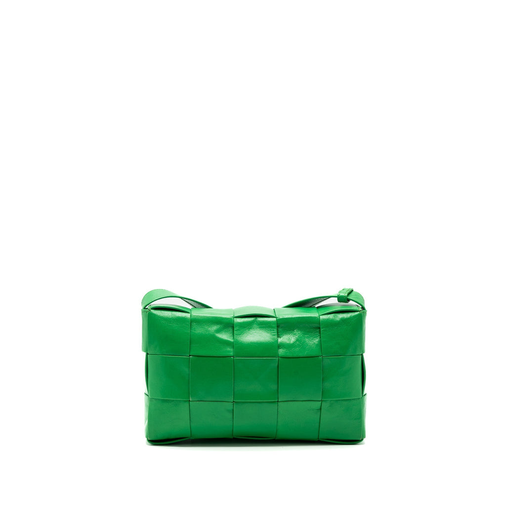 bottega-veneta-cassette-leather-green-shw