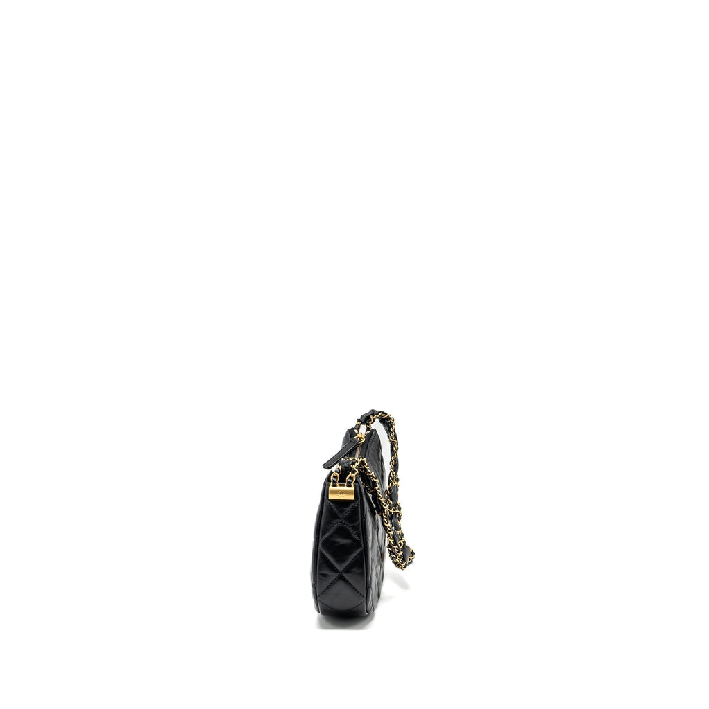 chanel-23k-19-hobo-bag-calfskin-black-ghwmicrochip