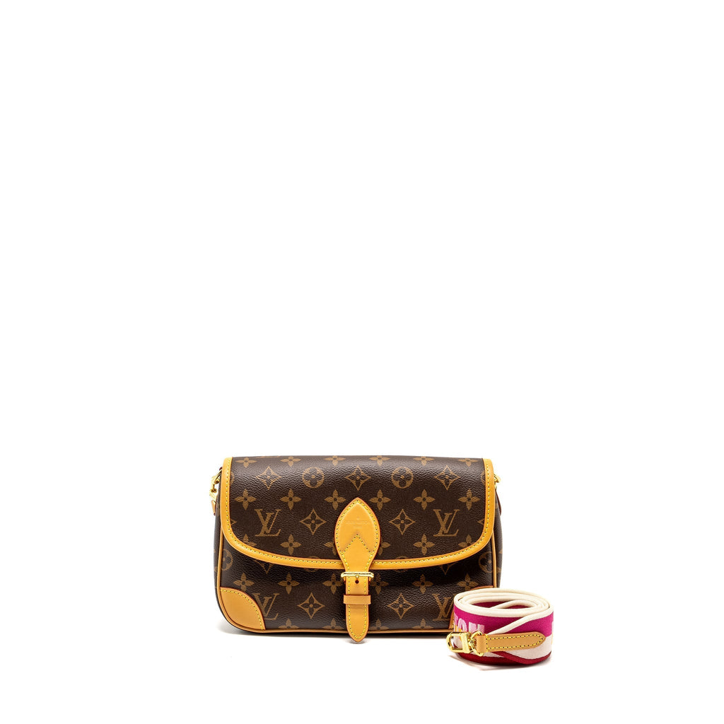 louis-vuitton-diane-bag-with-fuchsia-strap-monogram-canvas-ghw