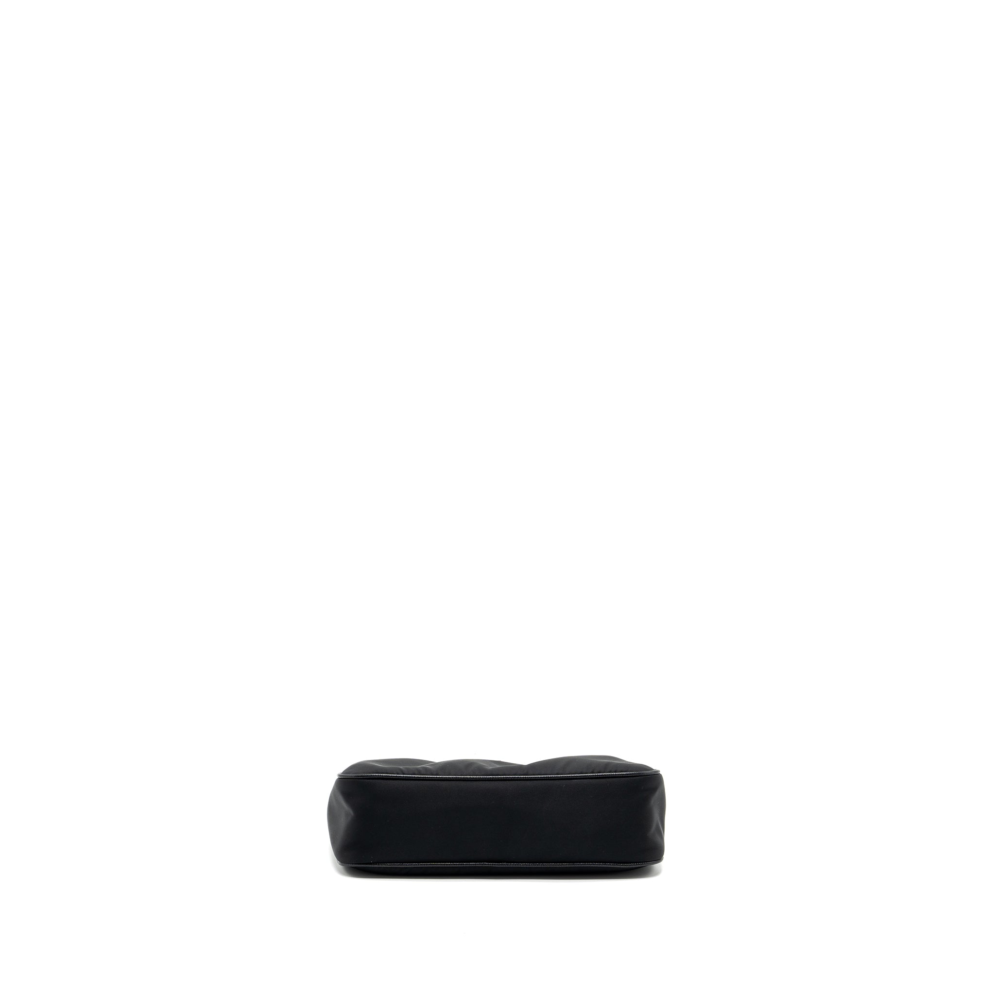 prada-reedition-2005-re-nylon-black-shw