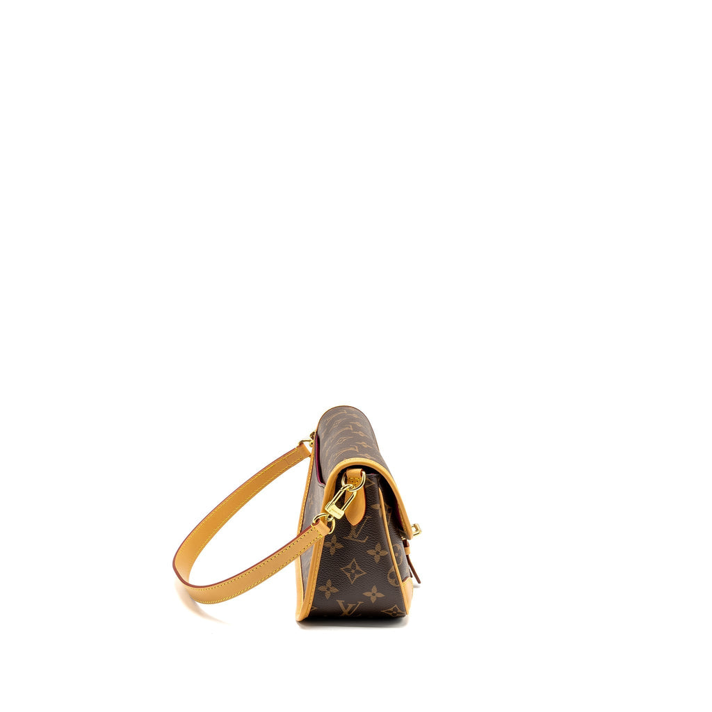louis-vuitton-diane-bag-with-fuchsia-strap-monogram-canvas-ghw