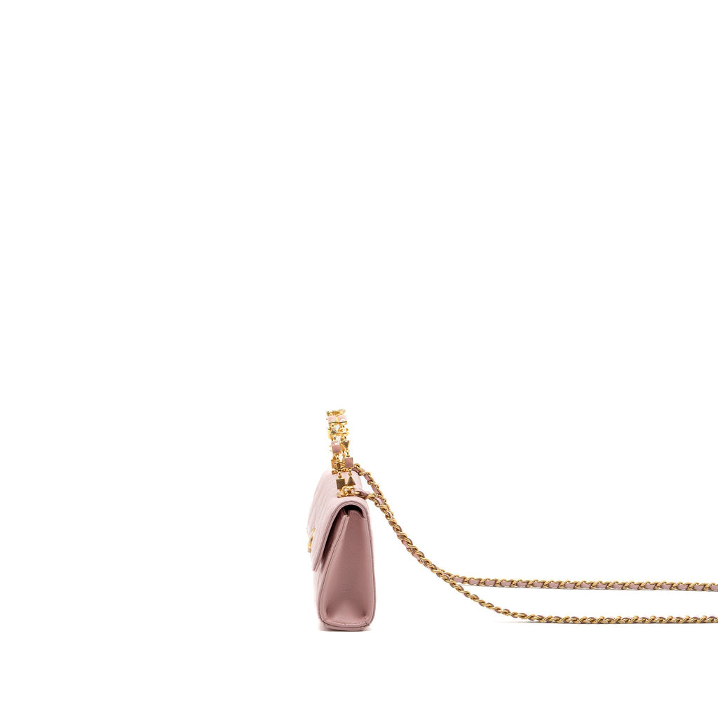 chanel-22b-flap-bag-with-enamel-top-handle-lambskin-light-pink-ghw