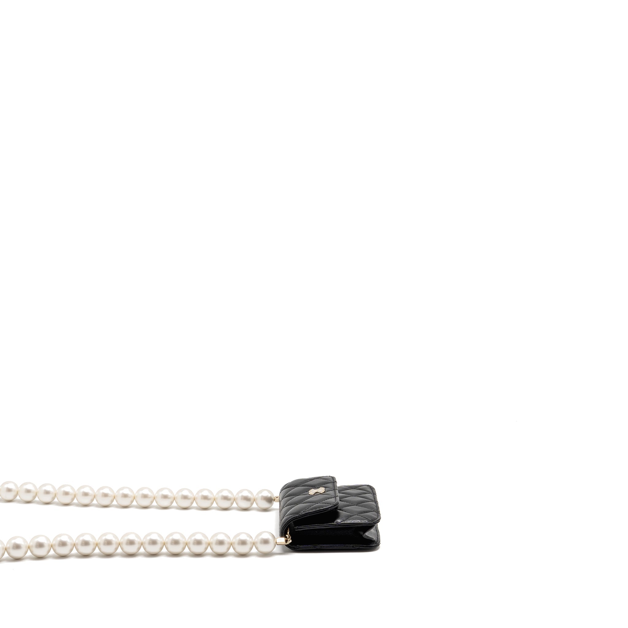 chanel-maxi-pearl-clutch-with-chain-lambskin-black-lghw