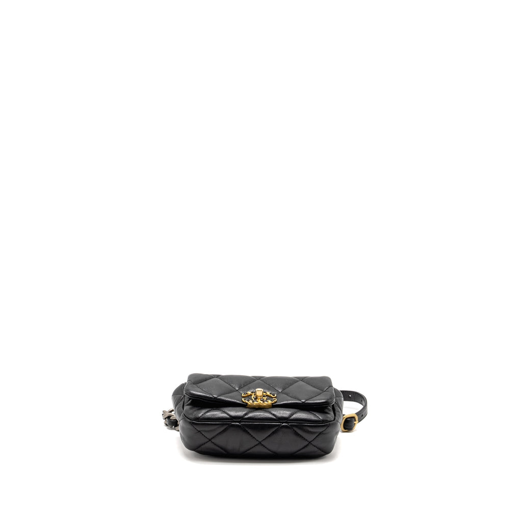 chanel-19-quilted-waist-belt-bag-calfskin-black-ghw