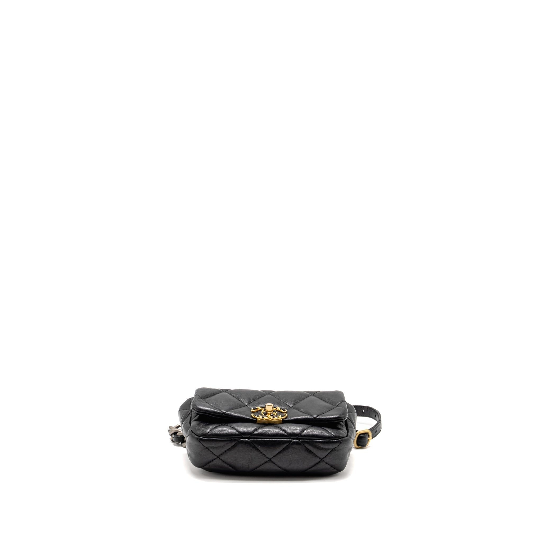 chanel-19-quilted-waist-belt-bag-calfskin-black-ghw