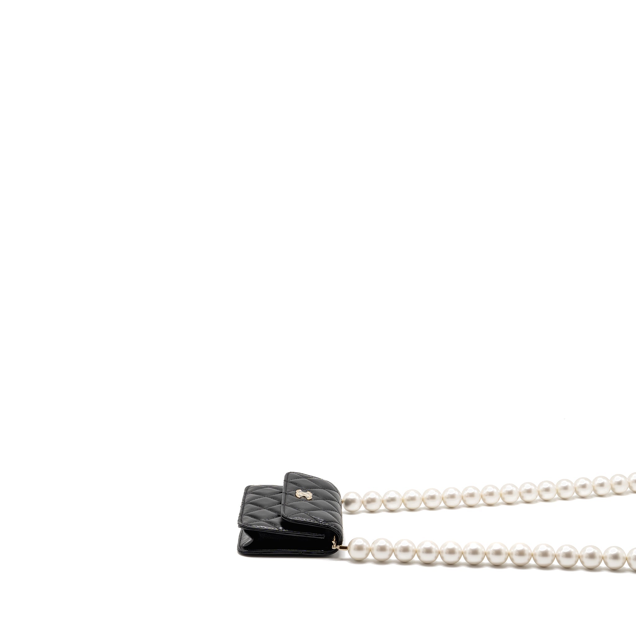 chanel-maxi-pearl-clutch-with-chain-lambskin-black-lghw