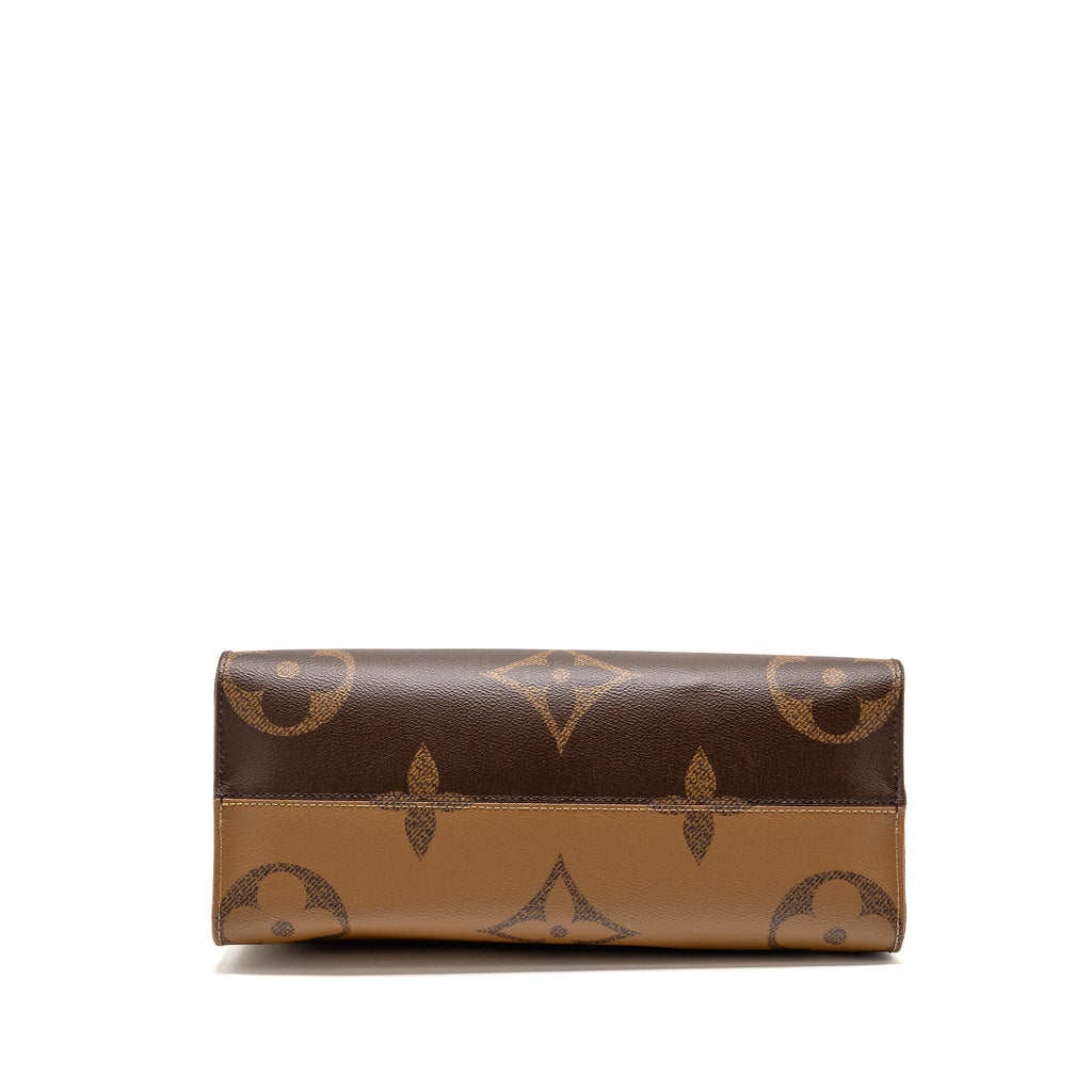 louis-vuitton-onthego-mm-monogram-canvas-ghw-11