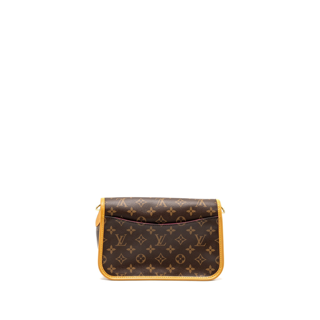 louis-vuitton-diane-bag-with-fuchsia-strap-monogram-canvas-ghw