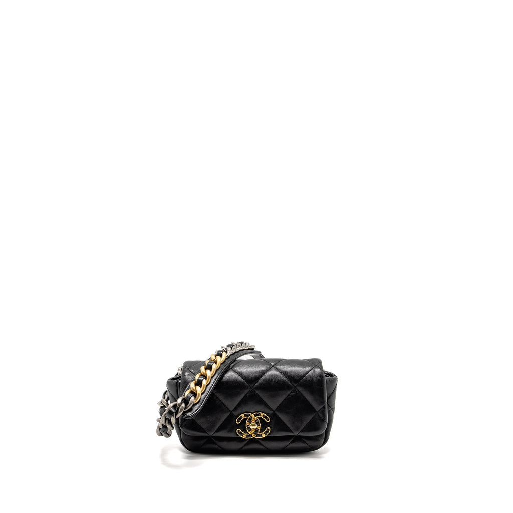 chanel-19-quilted-waist-belt-bag-calfskin-black-ghw