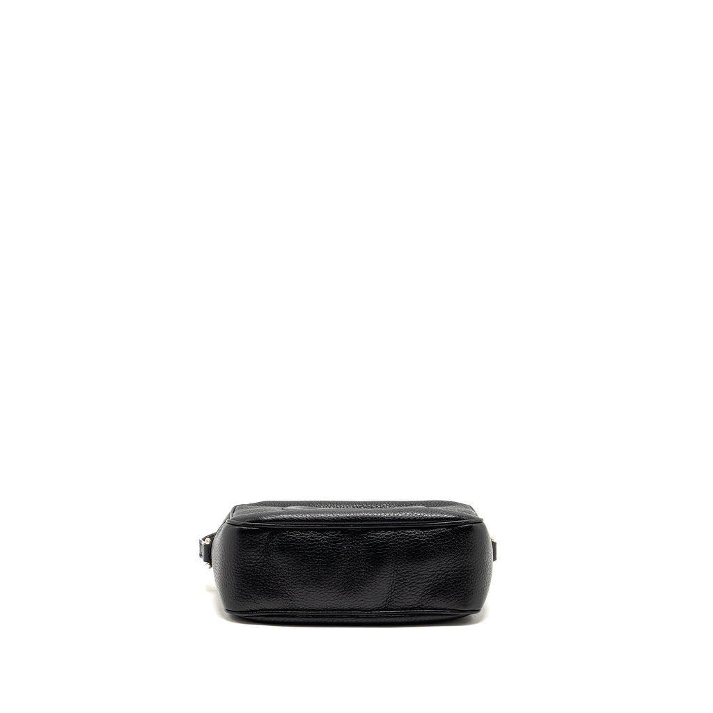 gucci-soho-disco-camera-crossbody-bag-calfskin-black-lghw
