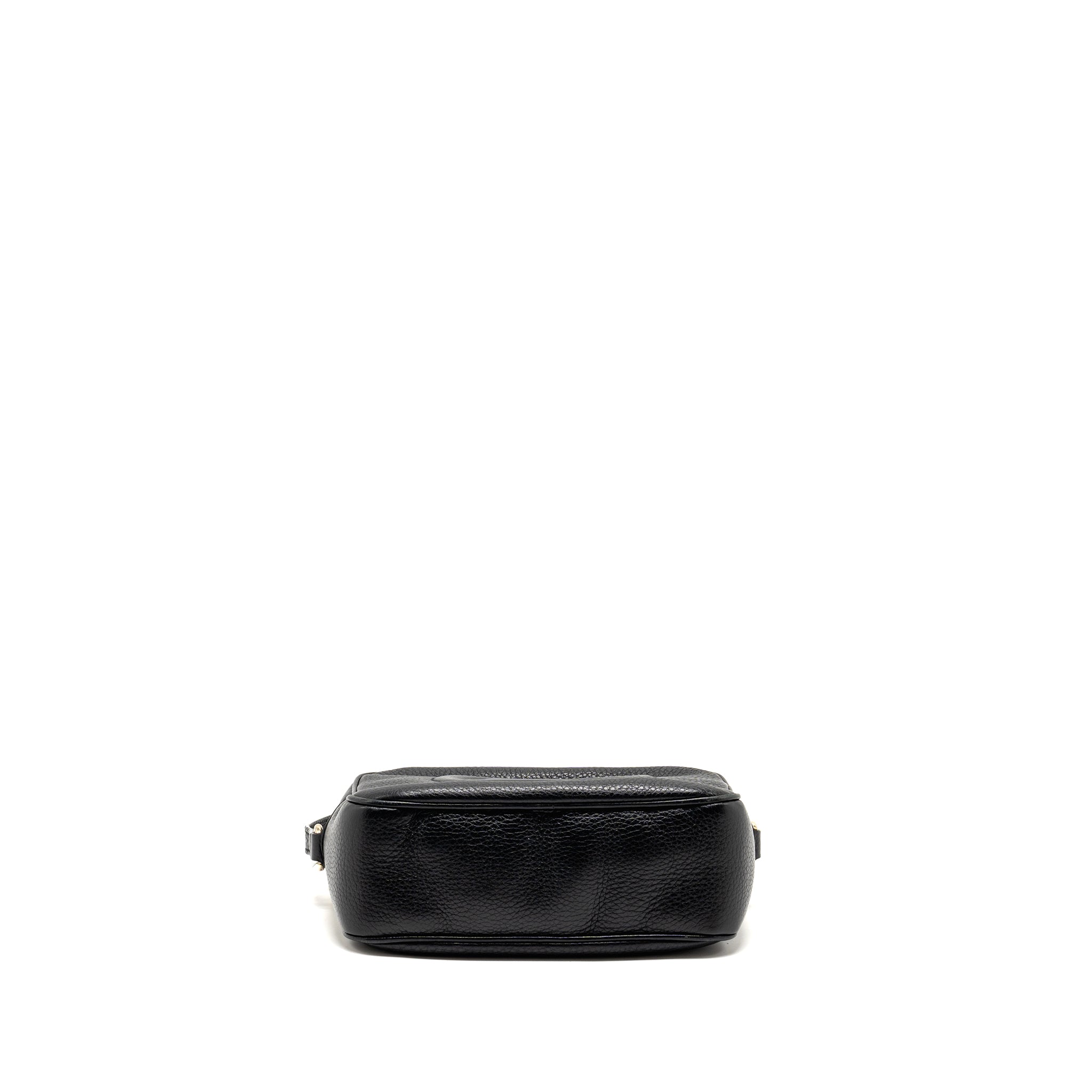 gucci-soho-disco-camera-crossbody-bag-calfskin-black-lghw
