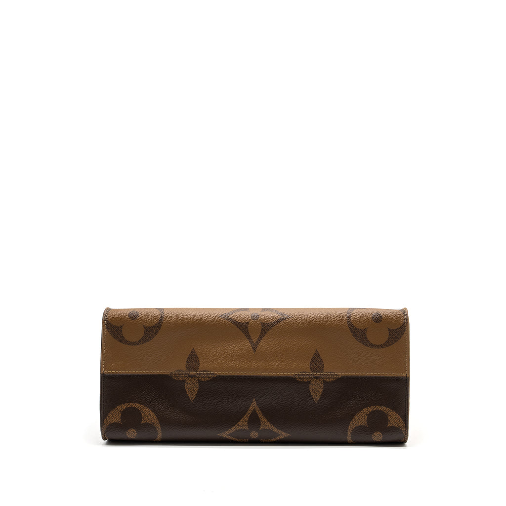 louis-vuitton-onthego-mm-monogram-canvas-ghw