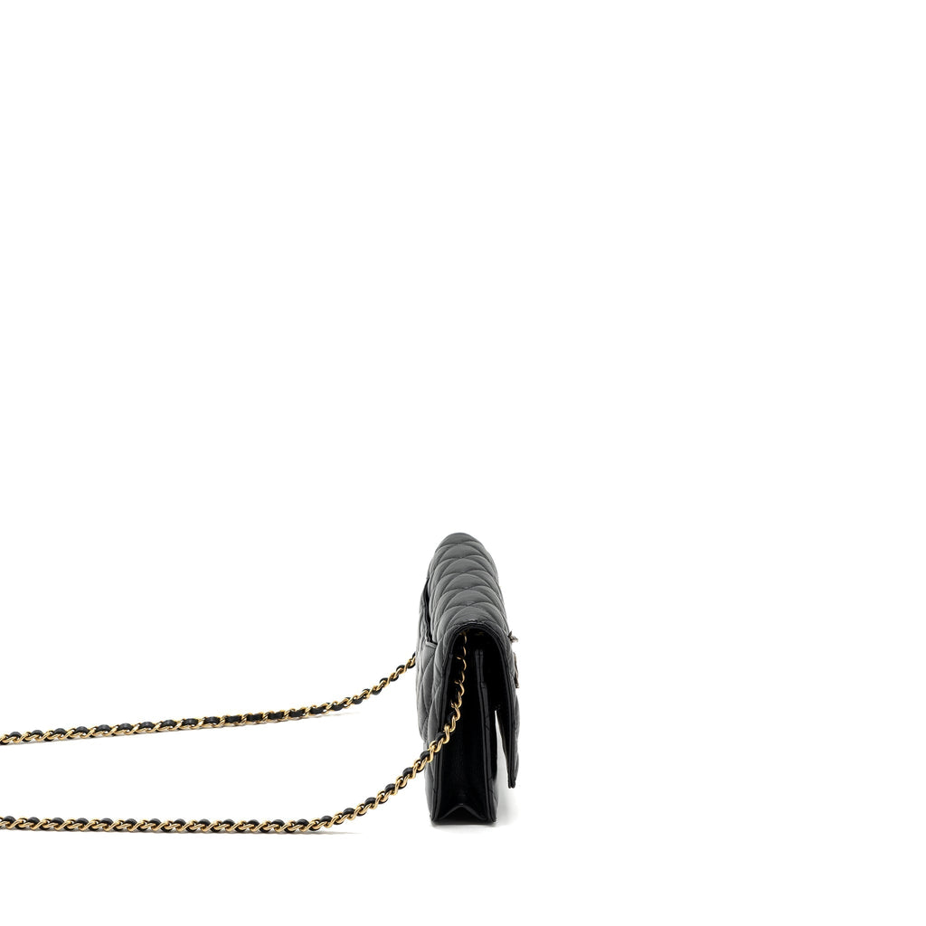chanel-2-55-reissue-lucky-charms-wallet-on-chain-aged-calfskin-black-ghw