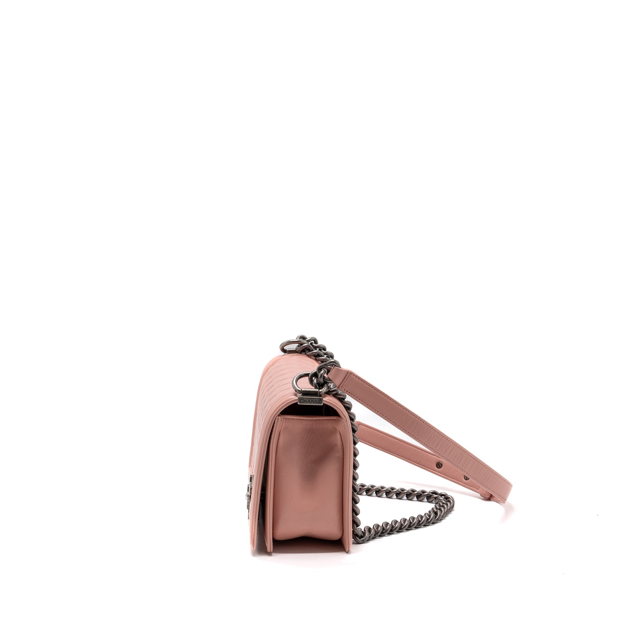 chanel-medium-boy-bag-lambskin-light-pink-ruthenium-hardware