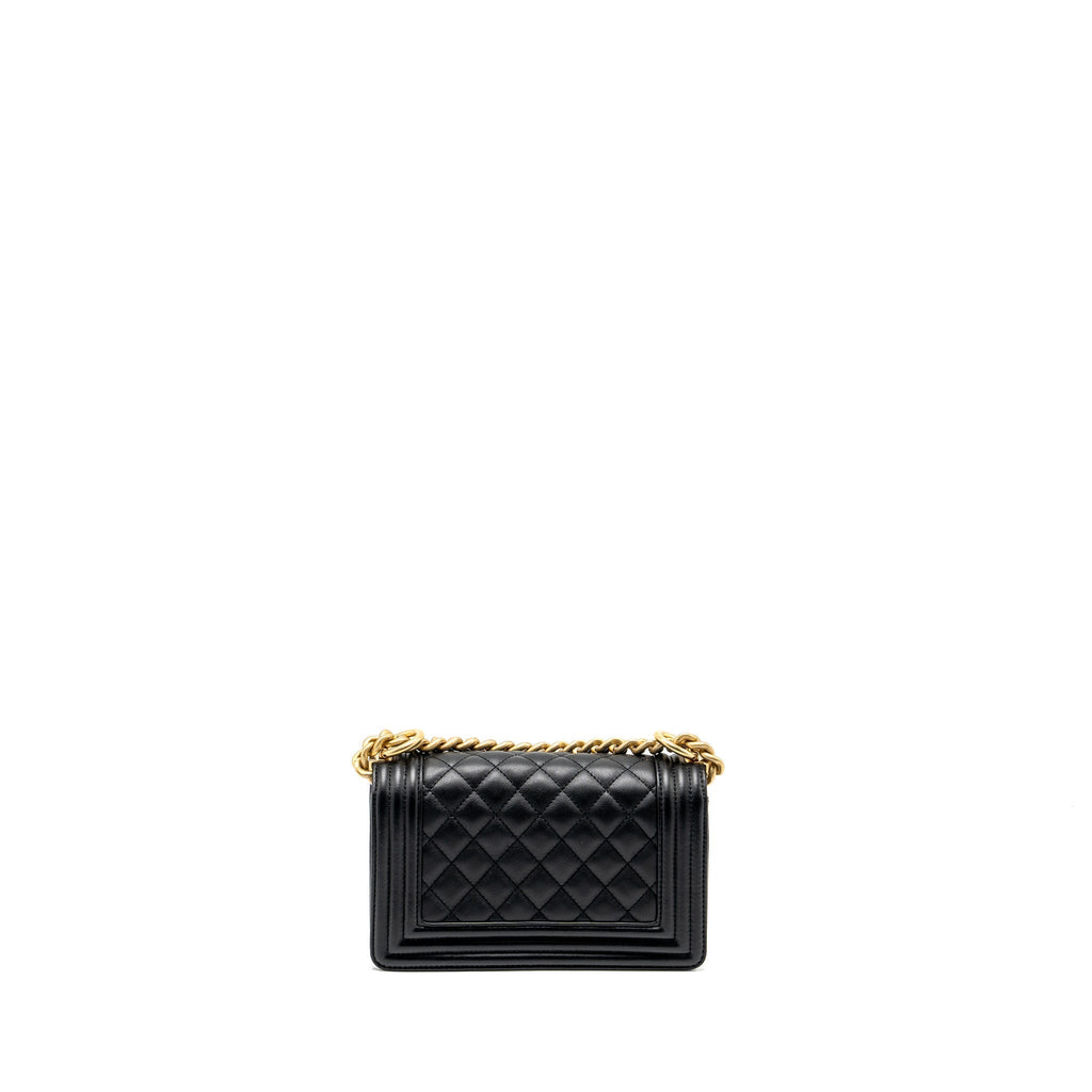 chanel-small-boy-bag-smooth-calfskin-black-ghwmicrochip