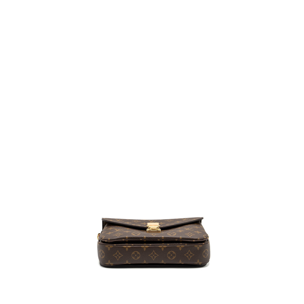 louis-vuitton-pochette-metis-monogram-canvas-ghw-23