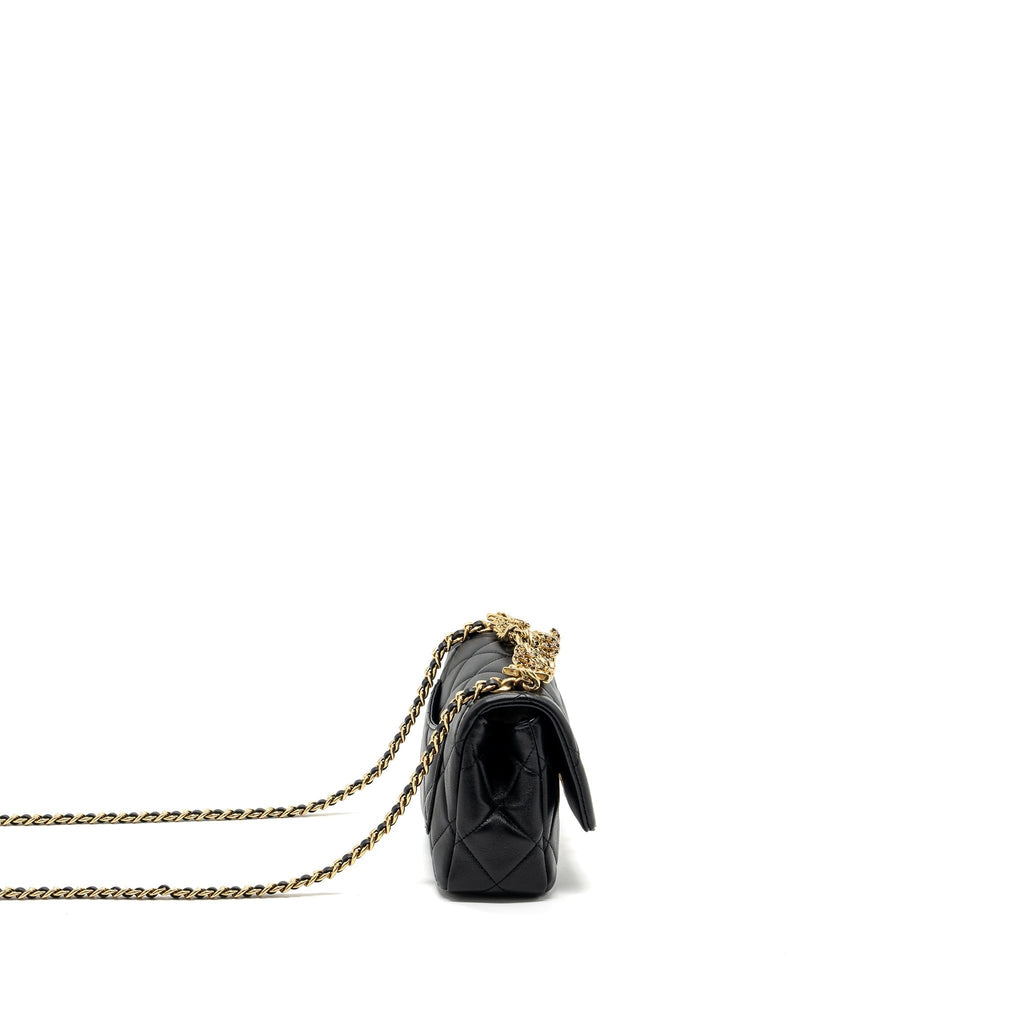 chanel-logo-chain-handle-flap-bag-lambskin-black-ghwmicrochip