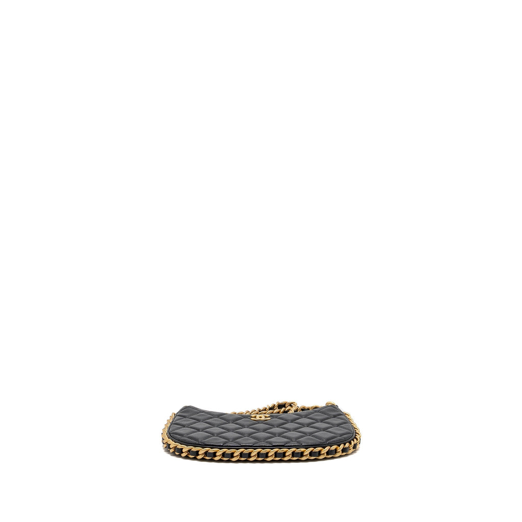 chanel-hobo-shoulder-bag-lambskin-black-ghwmicrochip