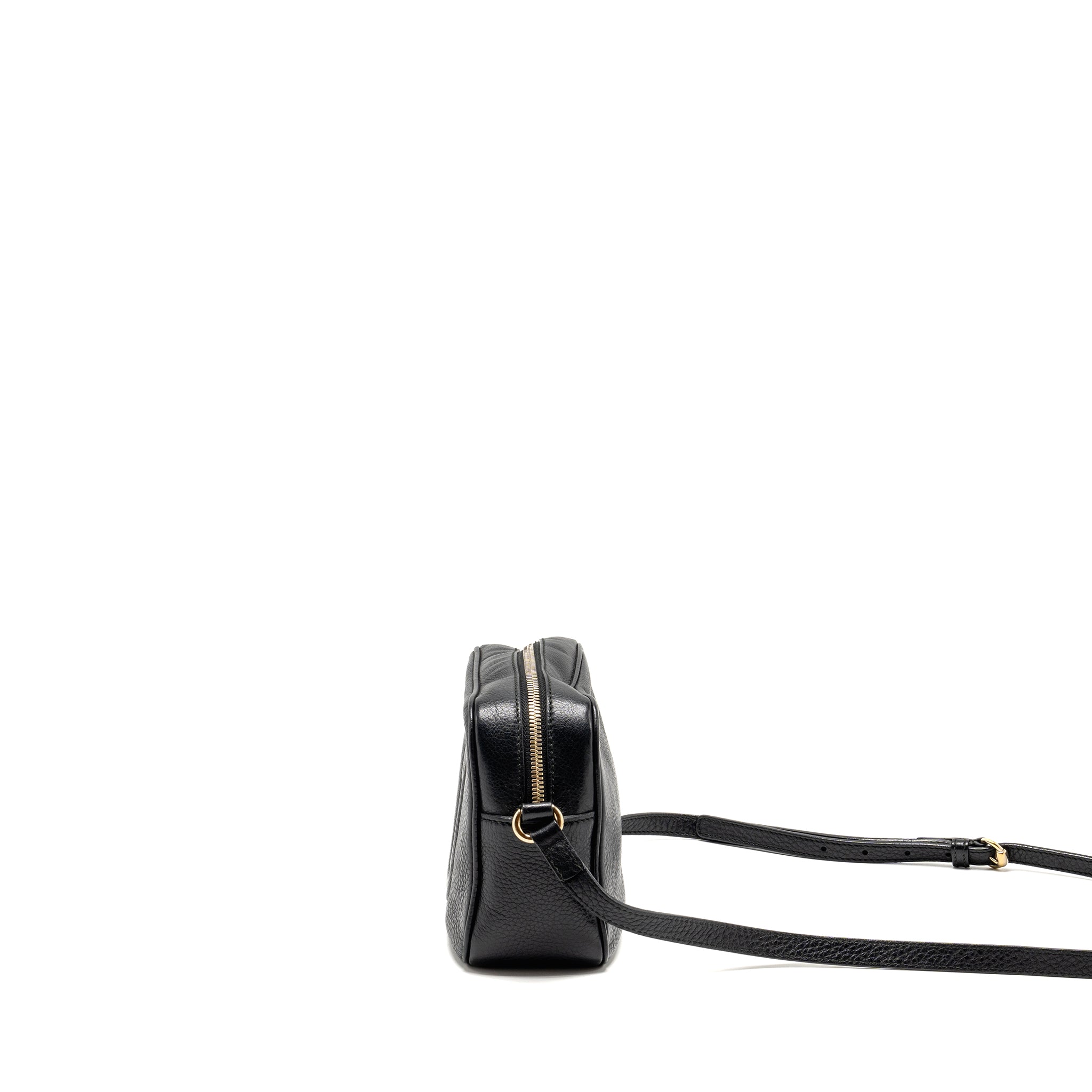 gucci-soho-disco-camera-crossbody-bag-calfskin-black-lghw