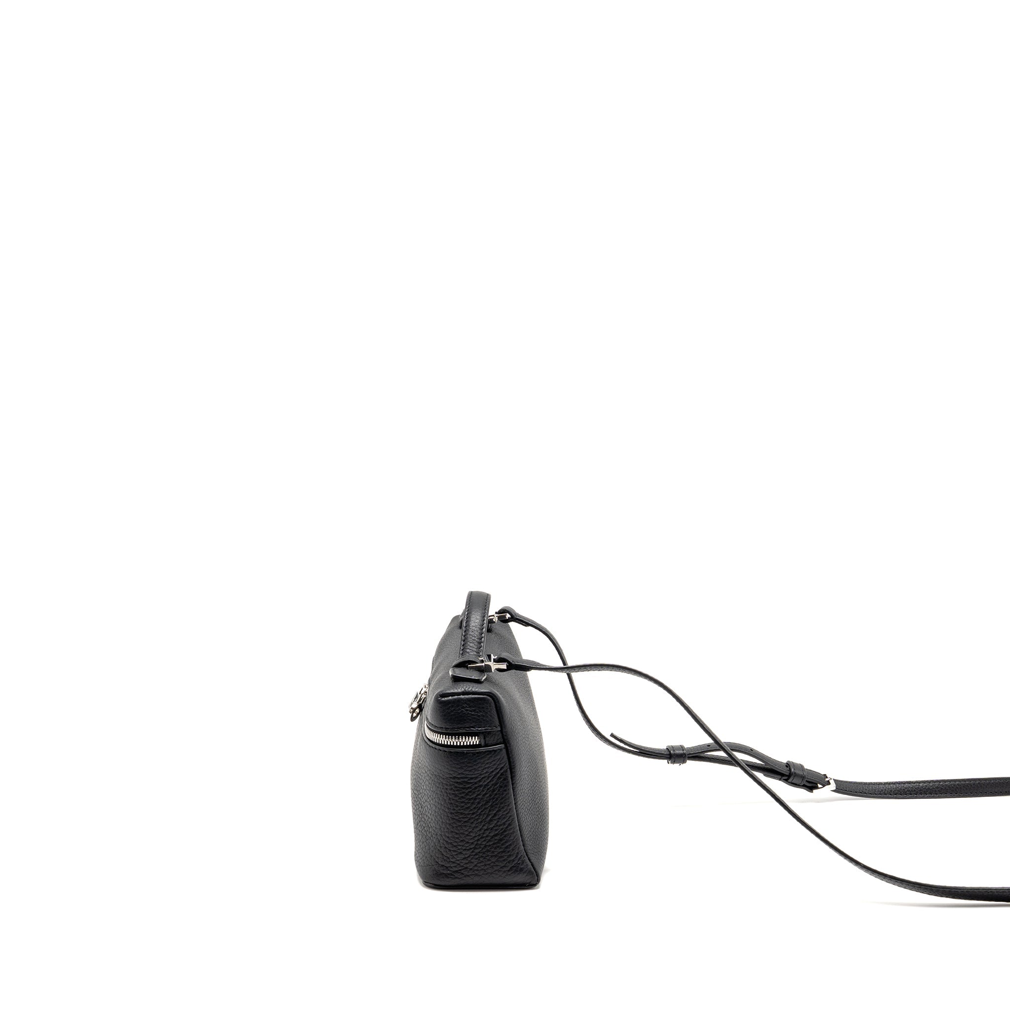 loro-piana-extra-pocket-l19-grained-calfskin-black-shw