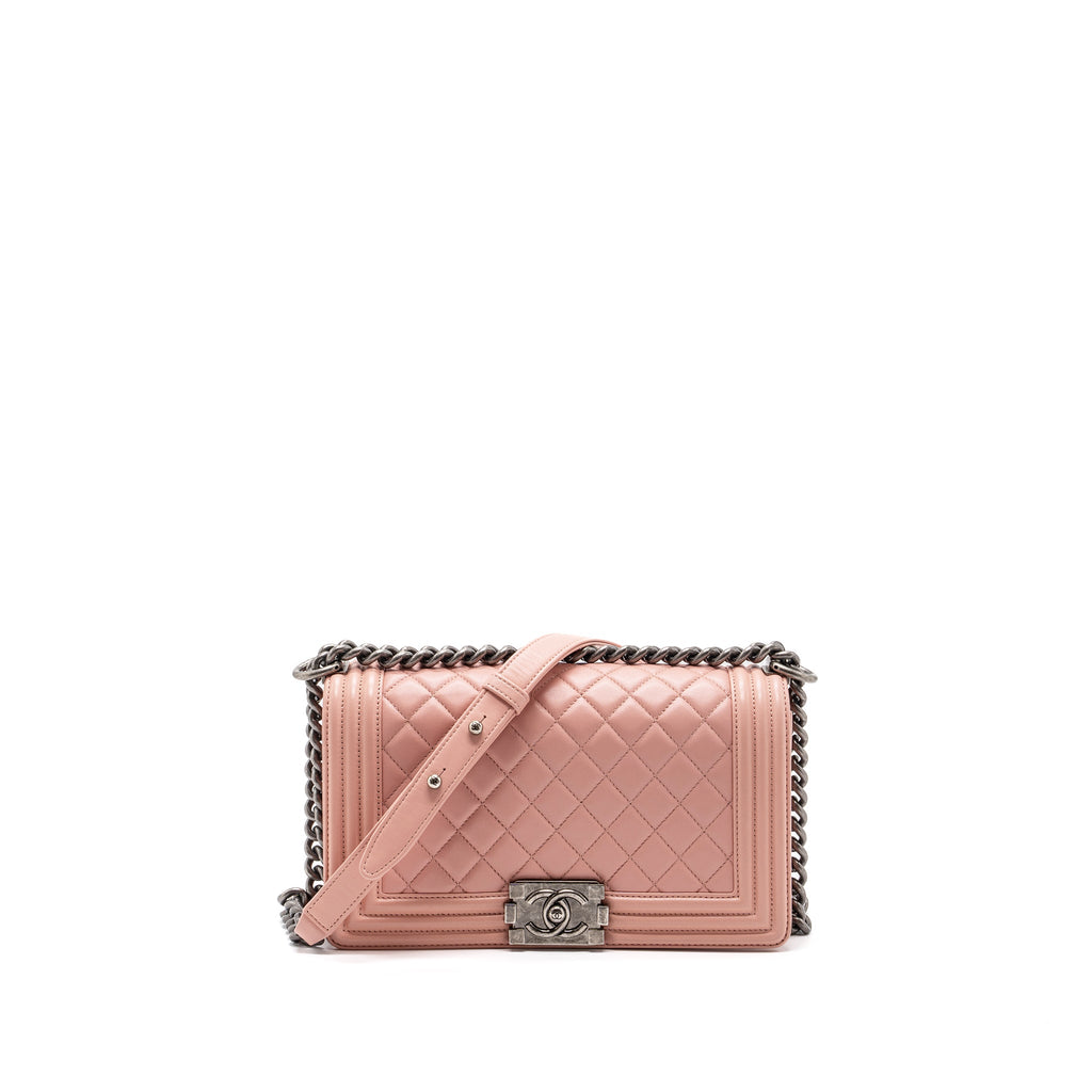 chanel-medium-boy-bag-lambskin-light-pink-ruthenium-hardware