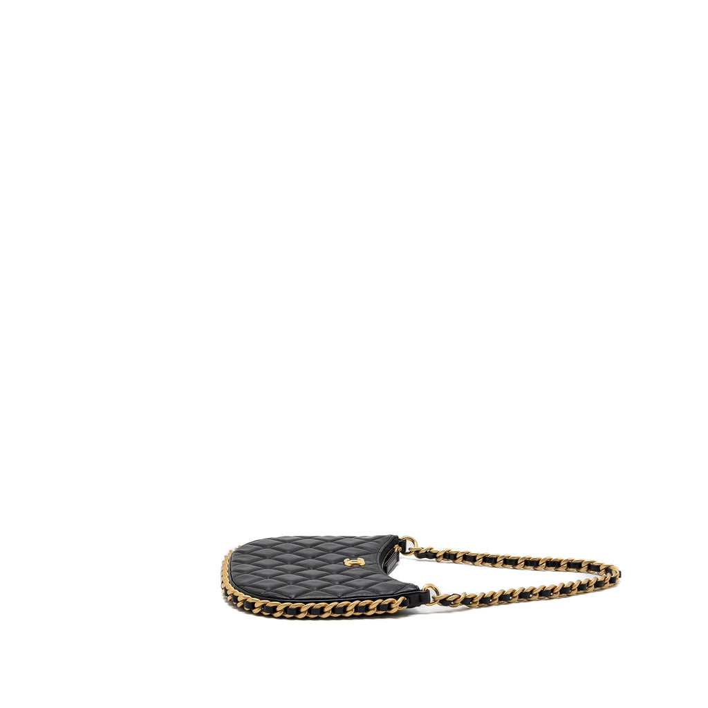 chanel-hobo-shoulder-bag-lambskin-black-ghwmicrochip