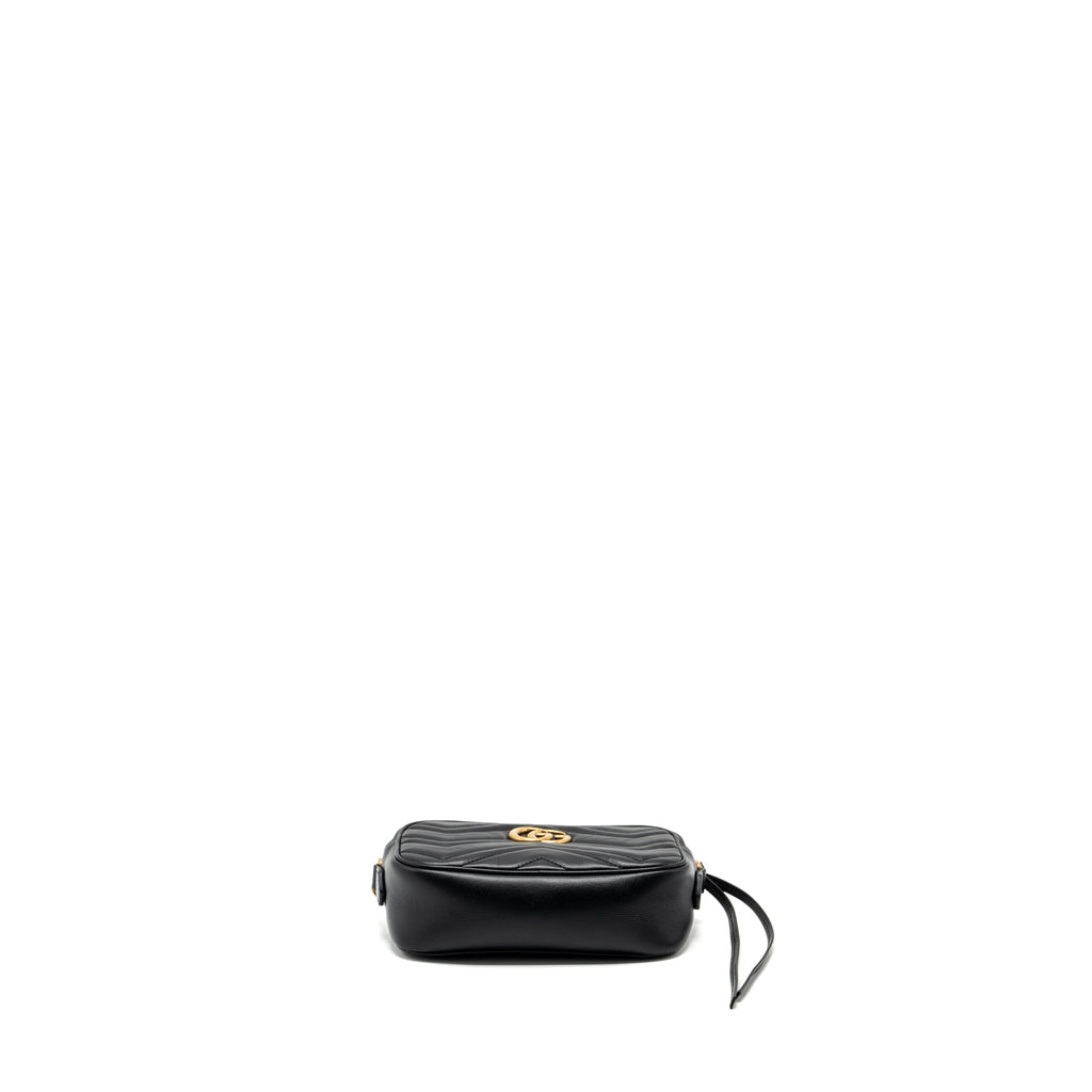 gucci-gg-marmont-matelasse-mini-camera-bag-calfskin-black-ghw