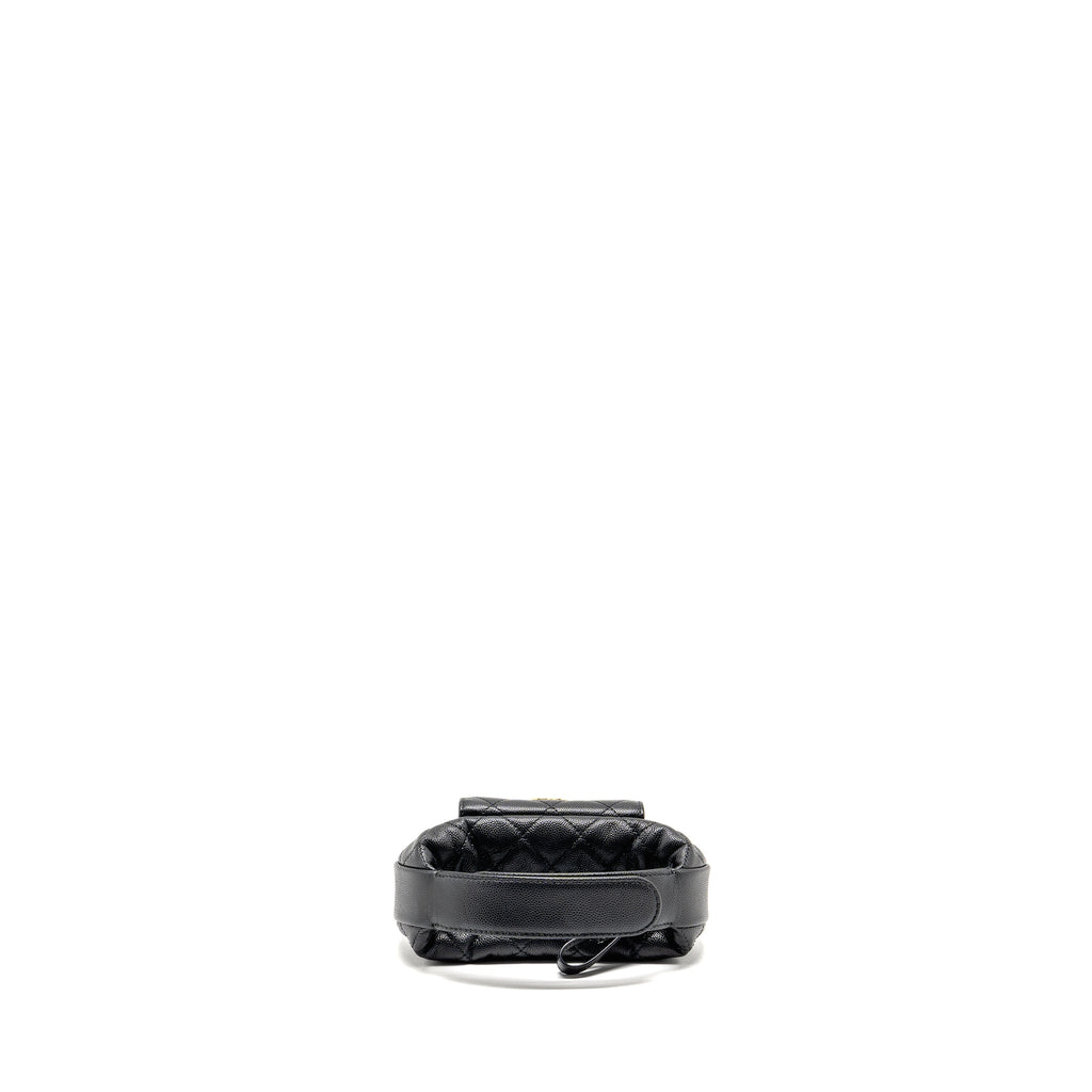 chanel-23b-round-clutch-caviar-black-lghwmicrochip